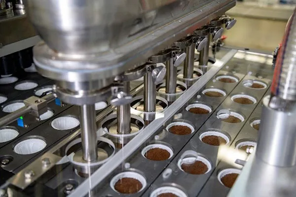 машиной для наполнения и запечатывания kcup EXPAK CP5006V машиной для наполнения и запечатывания kcup EXPAK CP5006V