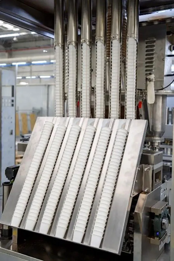 машиной для наполнения и запечатывания kcup EXPAK CP5006V машиной для наполнения и запечатывания kcup EXPAK CP5006V